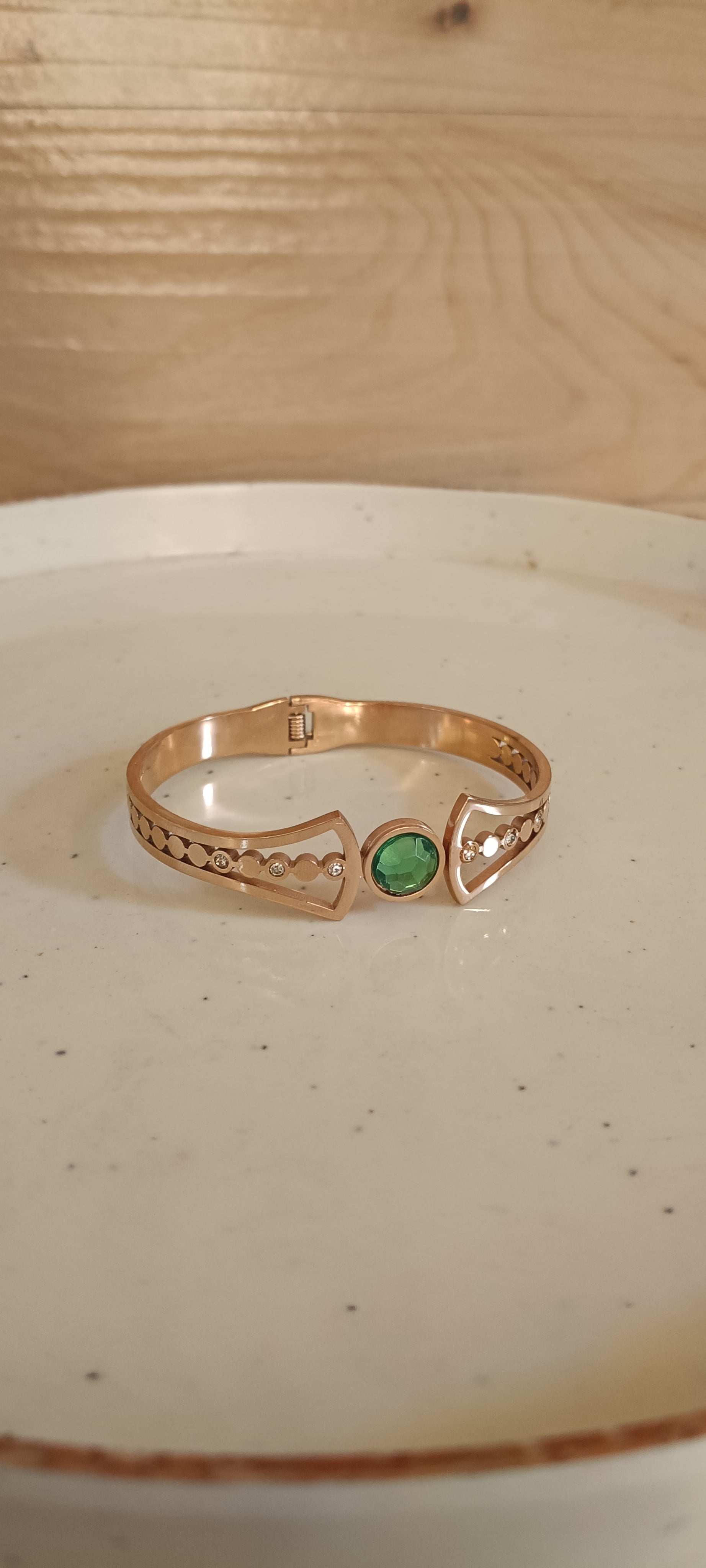 Emerald Elegance: Statement Green Stone Bangle
