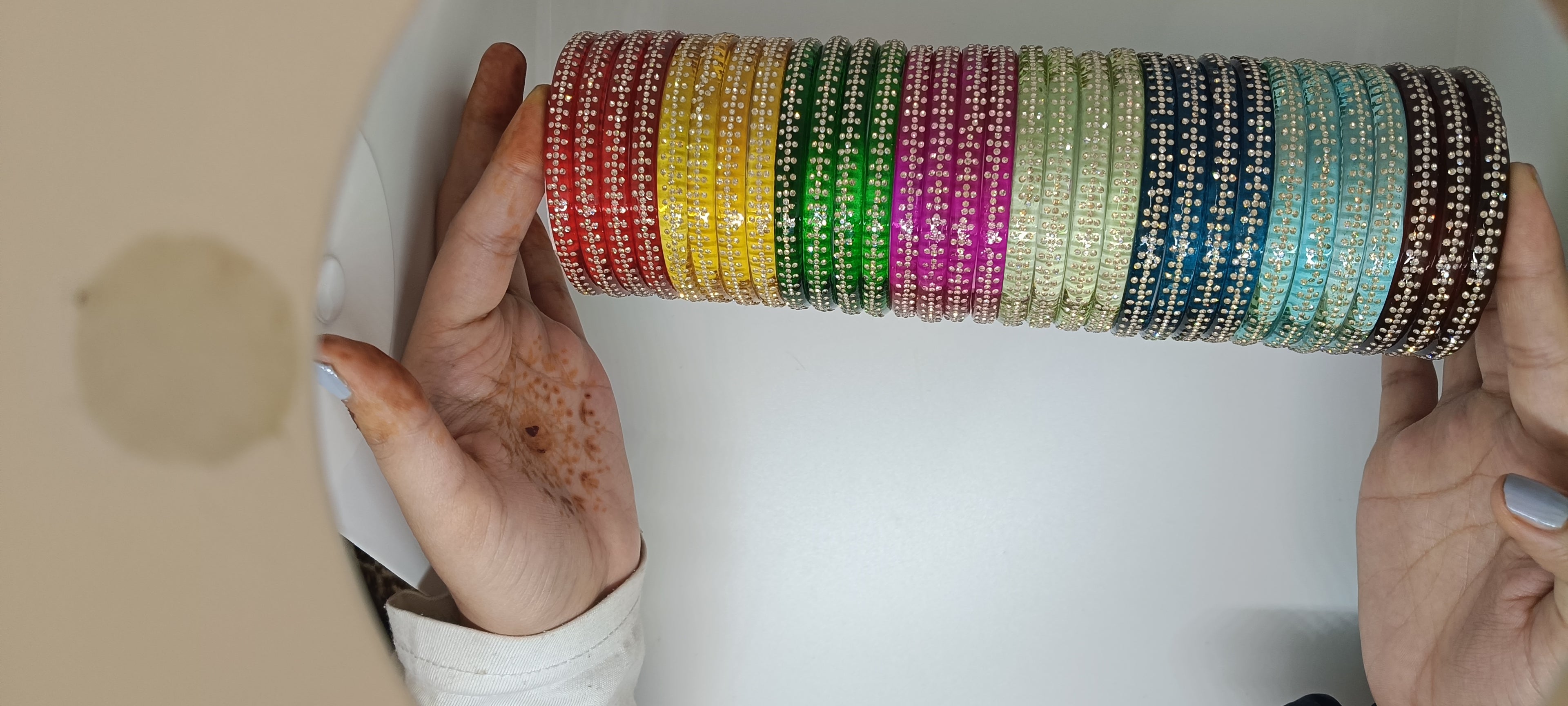 Set of 4 Raindrop Khara Glass Bangles